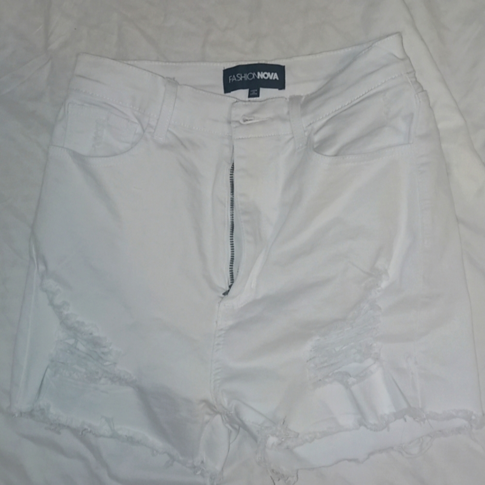 Fashion Nova white jean shorts ripped size L not stretchy